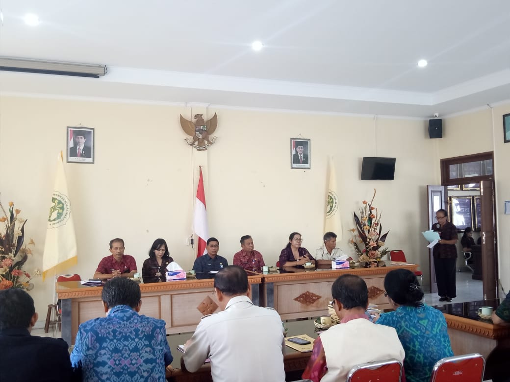 Penilaian kunjungan lapangan seleksi /evaluasi PSM Teladan Tingkat Kota Denpasar di Kelurahan Renon 