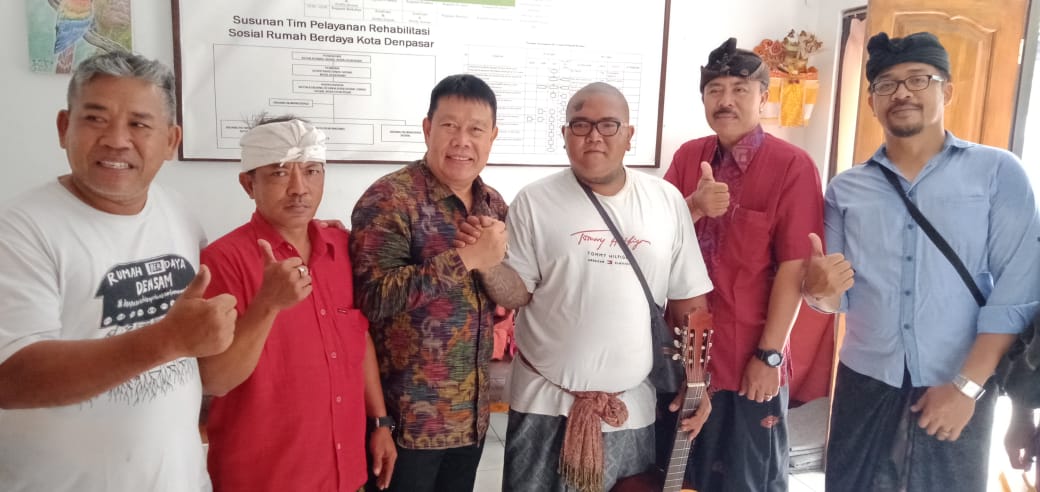 Bapak Sekda Kota Denpasar pada Bazzar Rumah Berdaya Denpasar.
