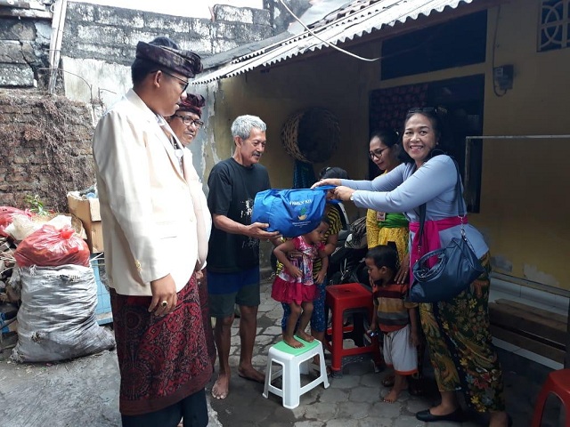 Memediasi & Memberikan Bingkisan Untuk Anak an. Febri dari Desa Pemecutan Kaja