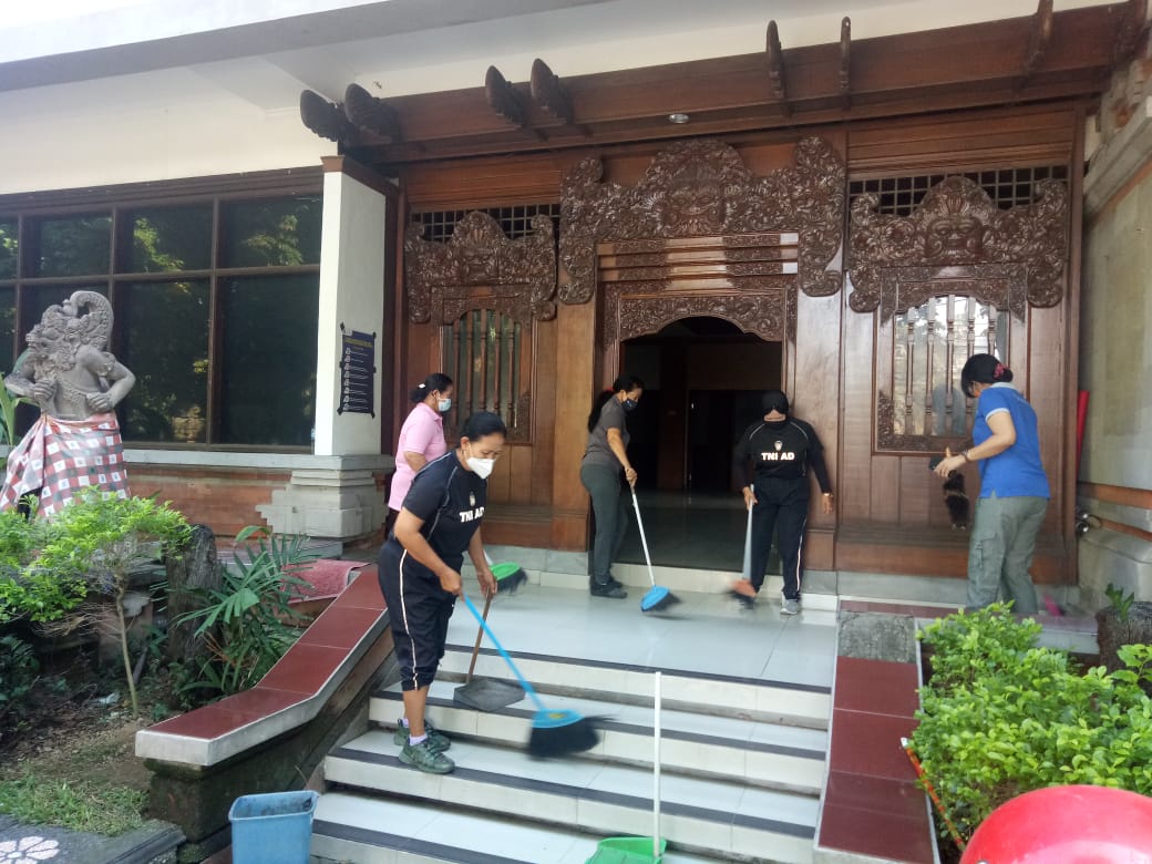 Kegiatan Kerja Bakti di Gedung Merdeka Kantor LVRI