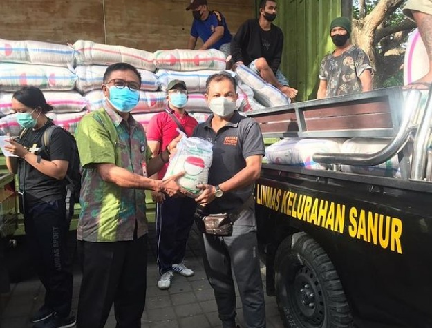 Pendistribusian Bantuan Beras dari Kemensos