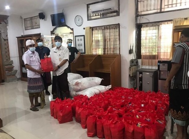Distribusi Sembako Isoman ke Kantor Camat Denpasar Selatan