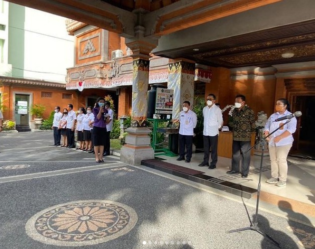 Penyerahan Simbolis BLT PPKM 2021 oleh Walikota Denpasar