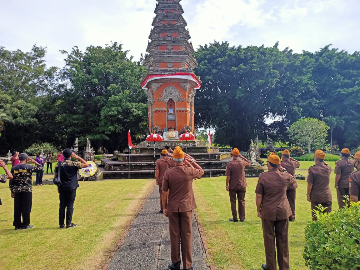 Apel dan Ziarah dalam rangka HUT LVRI Kota Denpasar ke 64