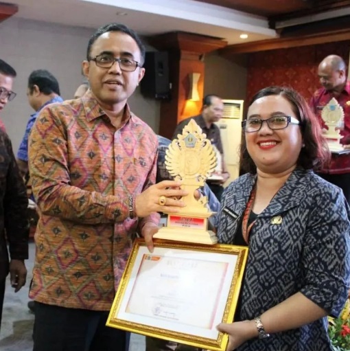 Penyerahan Penghargaan Hari Disabilitas dan Hari Kesetiakawanan Sosial Nasional