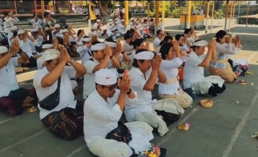 Kegiatan Tirtayatra bersama Keluarga Pahlawan dan Veteran LVRI Kota Denpasar