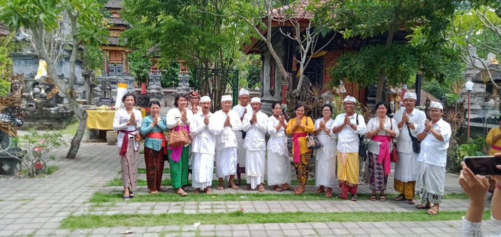 Kegiatan Metirta Yatra dalam Rangka HDI di Pura Pesimpenan Batu Raya