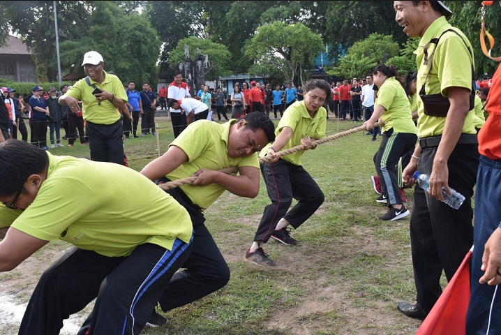Tarik Tambang Dalam Rangka HUT Kota Denpasar