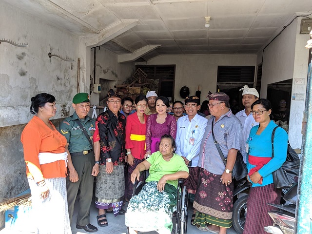 Penyerahan Alat Bantu Kesehatan bersama KKKS di Kecamatan Denpasar Utara