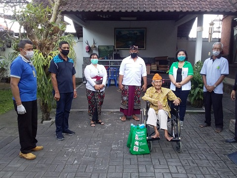 Penyerahan Bantuan Kepada Anggota Veteran