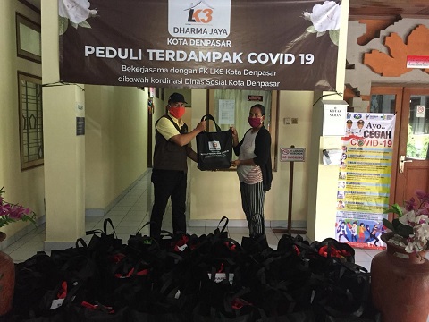 Penyerahan Sembako dalam Rangka LK3 Dharmajaya Peduli COVID-19
