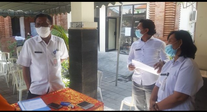 Monitor penyaluran BST di Kelurahan Peguyangan